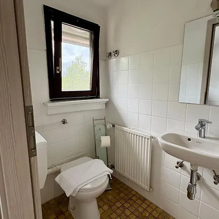 Kleine Und Charmante Monteurs D